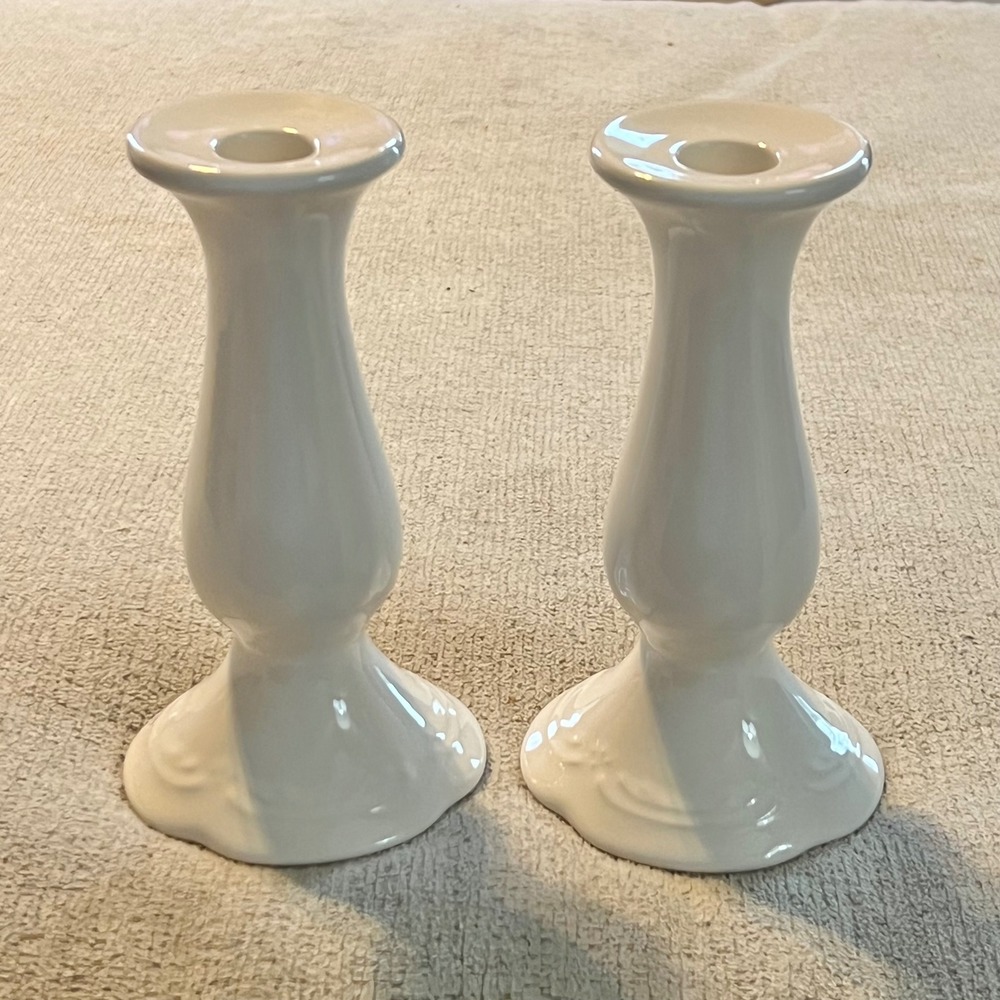 Pfaltzgraff White Ceramic Candlestick Holders Set of 2 Scalloped Floral Base 7in
